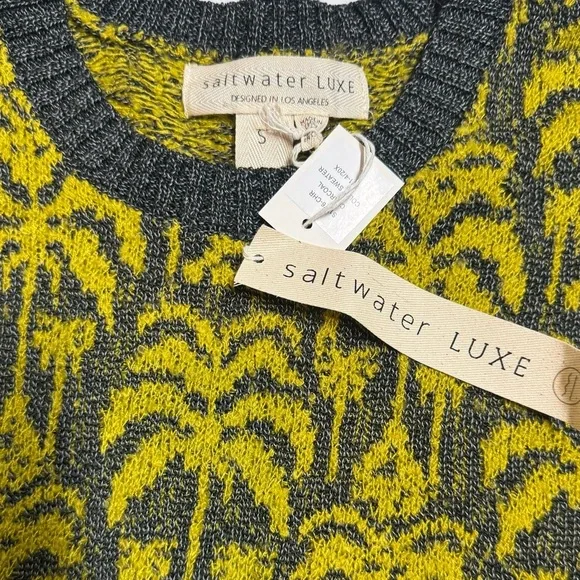 Saltwater Luxe Women's Crew Neck Pullover SweaterLong Sleeve